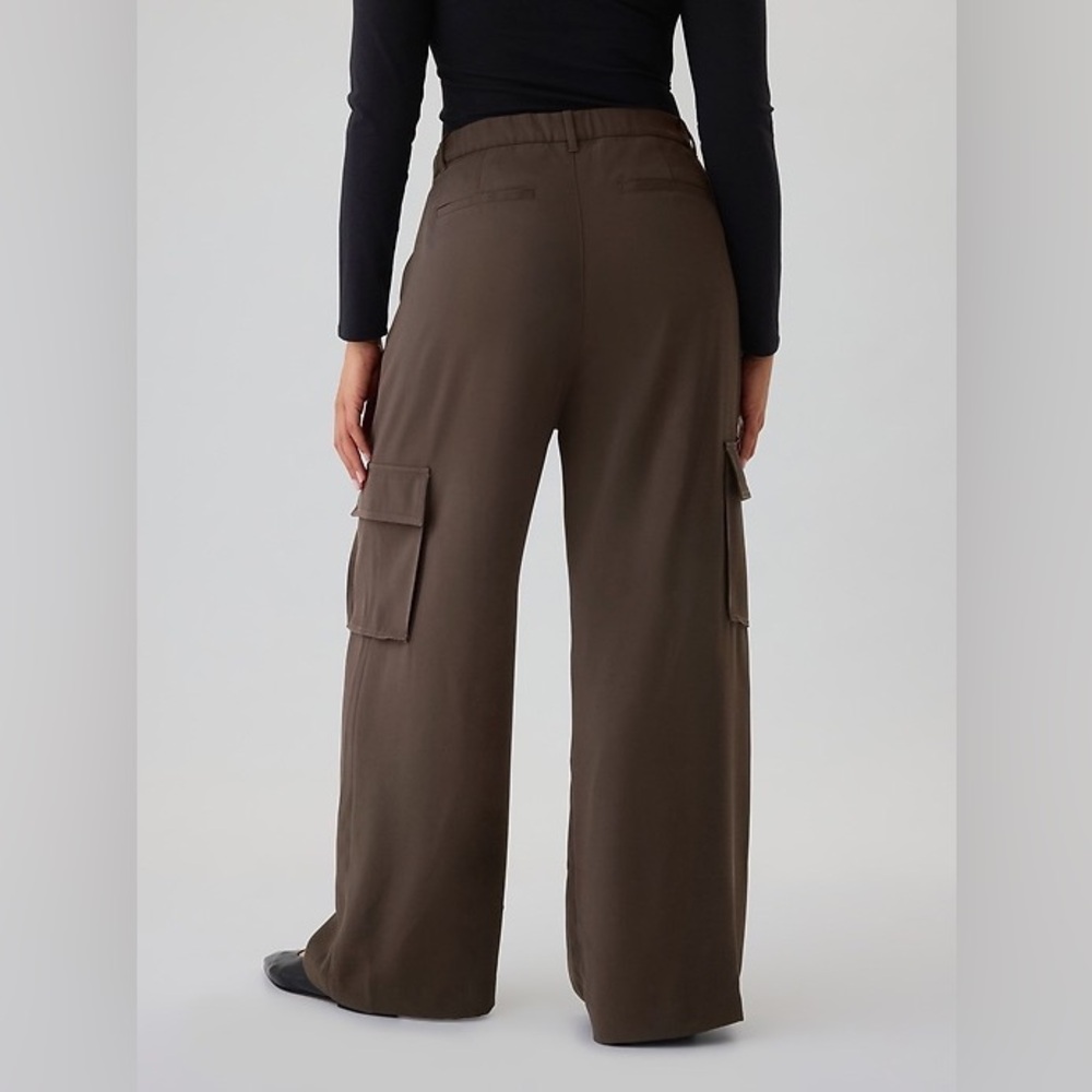 GAP 365 High Rise Cargo Pleated Trousers in brown, women’s size 6 - Picture 2 of 15